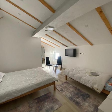 Apartamento Yugoslavija 2 Centar Aleksandrovac Exterior foto