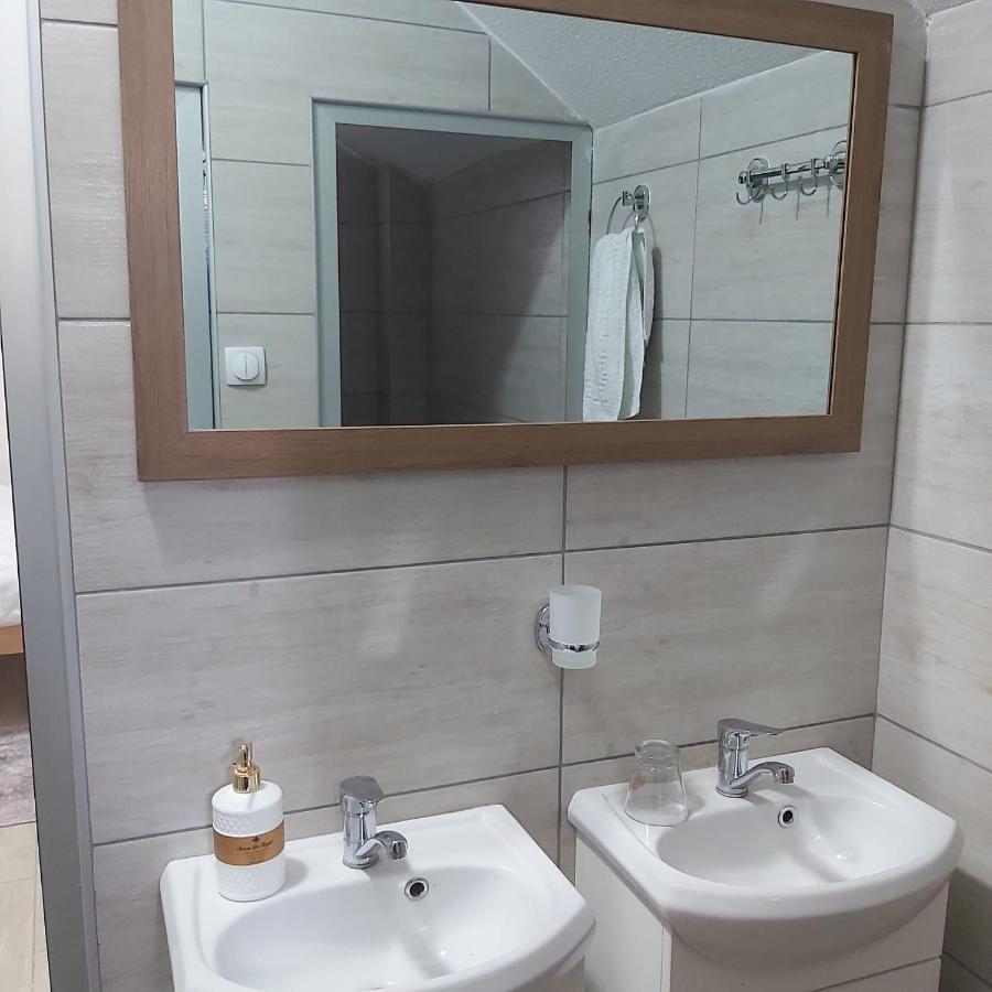 Apartamento Yugoslavija 2 Centar Aleksandrovac Exterior foto