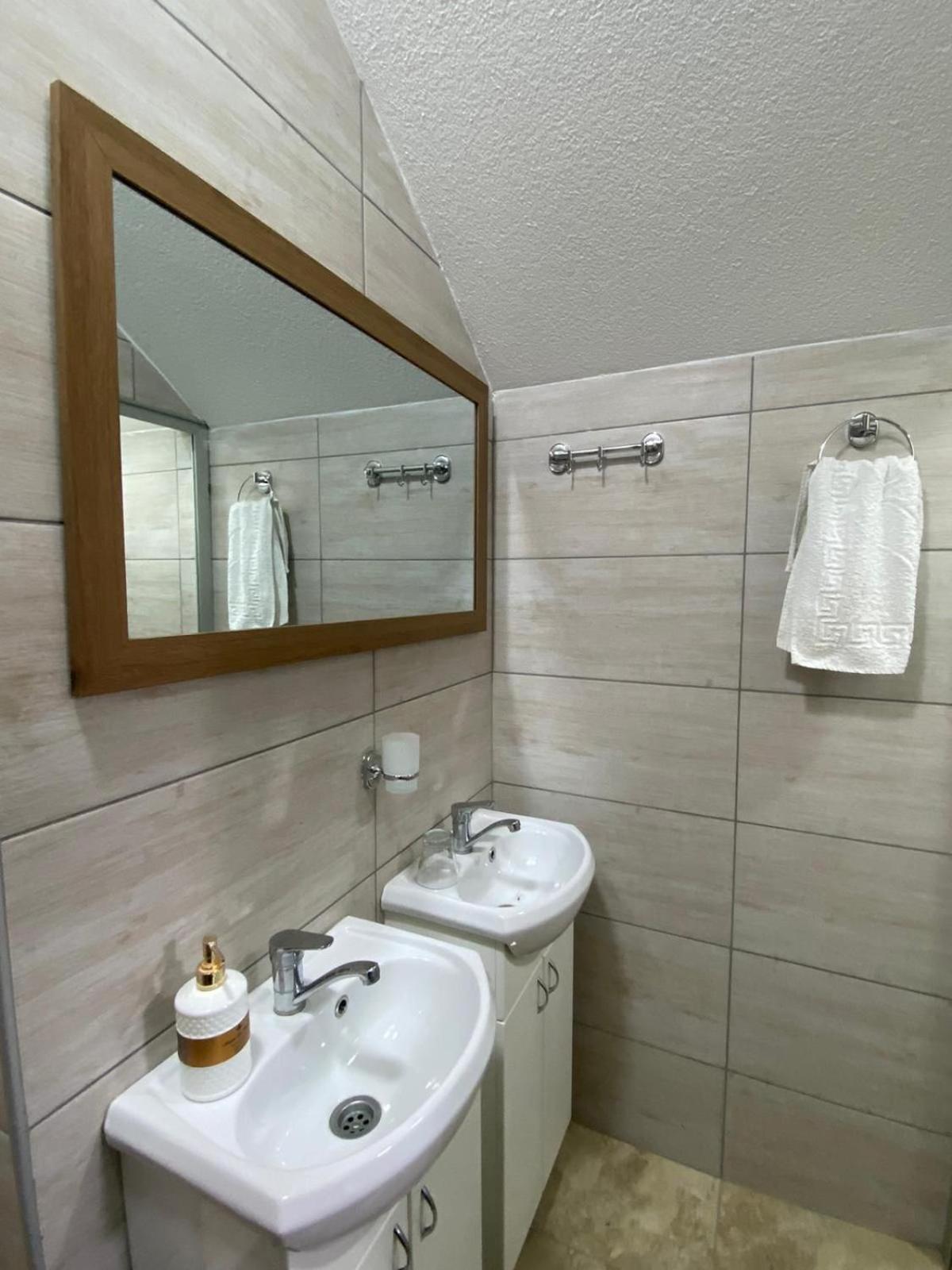 Apartamento Yugoslavija 2 Centar Aleksandrovac Exterior foto