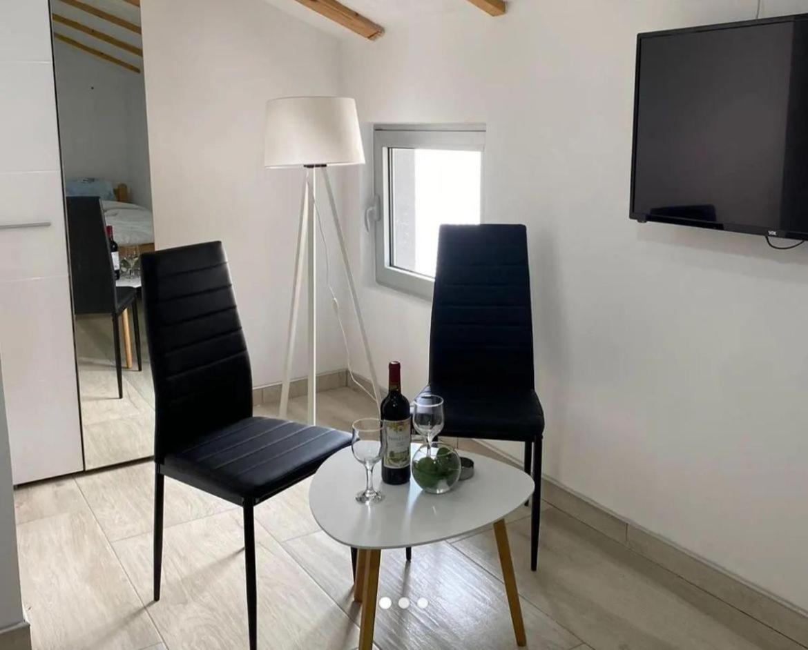 Apartamento Yugoslavija 2 Centar Aleksandrovac Exterior foto